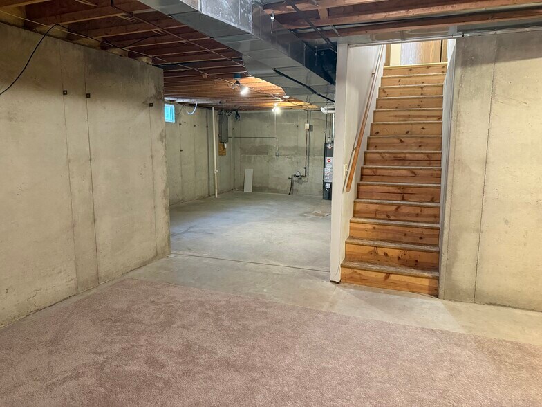 Building Photo - 276 Manette St
