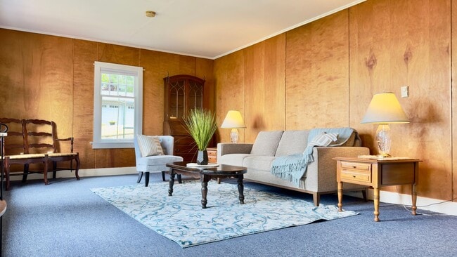 Building Photo - Two Bedroom Home on Waterfront - Furnished Option - Available Now