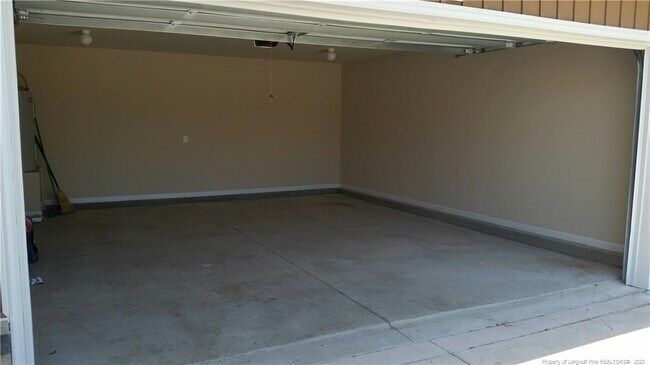 Building Photo - 100 Burr Oak Cir
