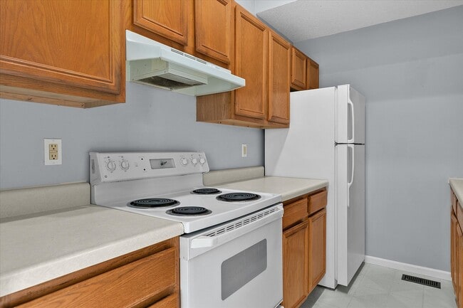 Building Photo - 2636 Villa Park Dr