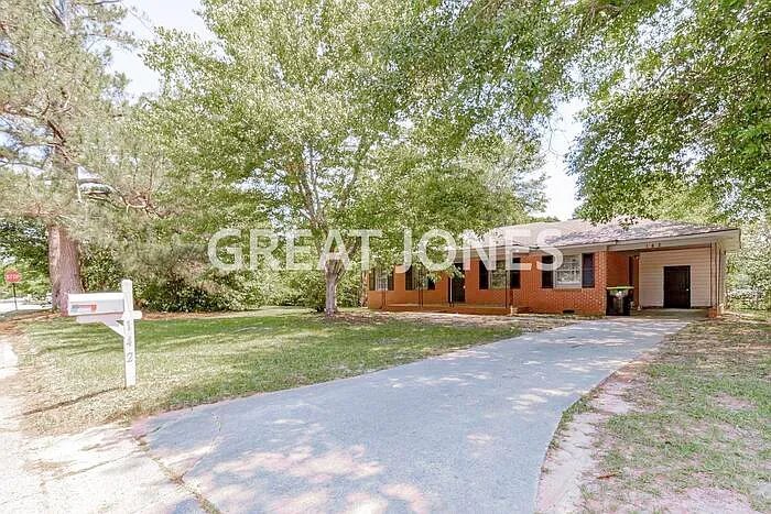 Building Photo - 142 Briardale Ave