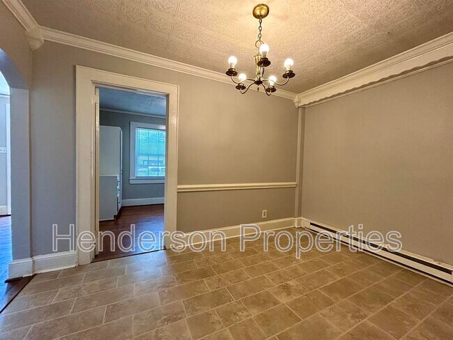 Building Photo - 2549 Pinckney Ave