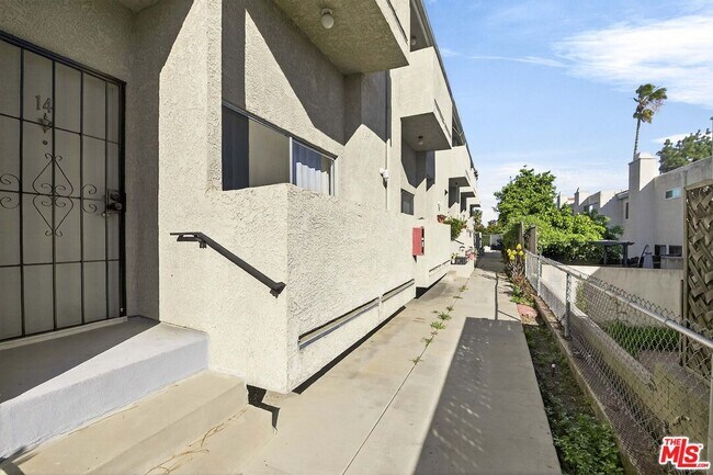 Building Photo - 9034 Willis Ave