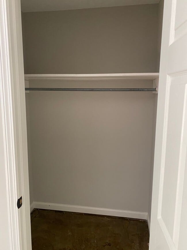 Building Photo - Split Floorplan Nestled off S. Lamar on Pe...