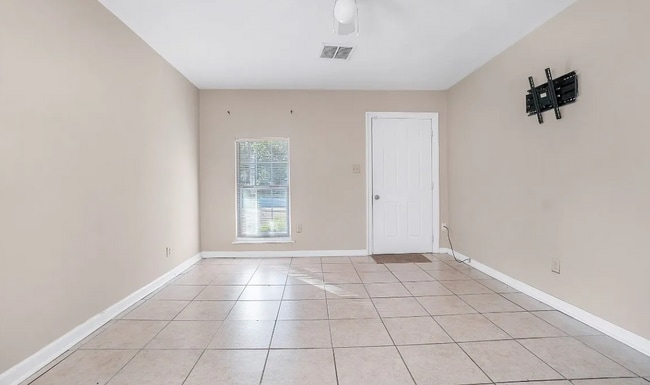 Building Photo - 6458 Pinebrook Dr