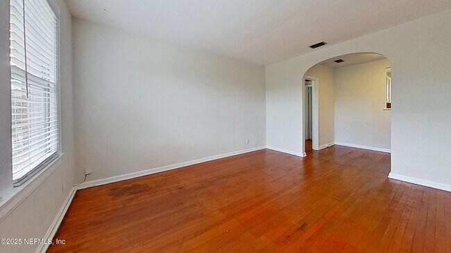 Building Photo - 1245 Belmont Terrace