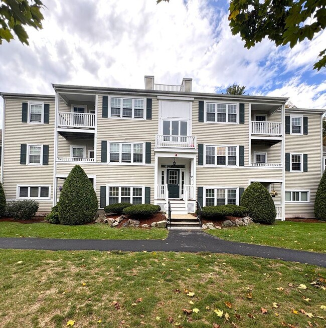 Building Photo - 25% off 1st month's rent. Completely updated 2 bed condo in desireable Brookside Estates, Andover MA