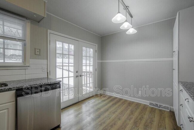 Building Photo - 16003 East 35th St S