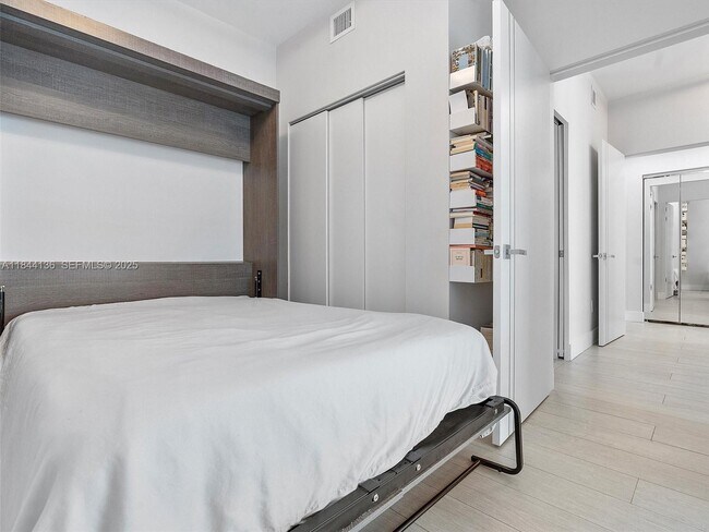 Building Photo - 60 SW 13th St