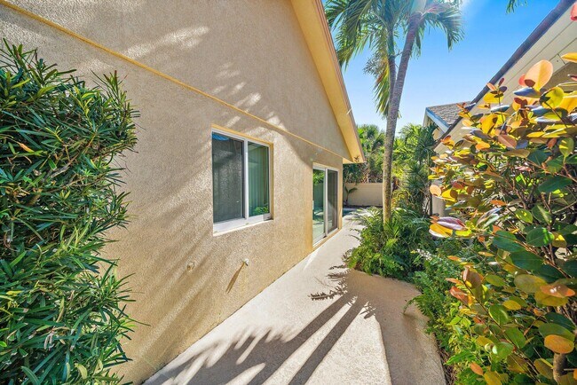 Building Photo - 118 Knoll Way