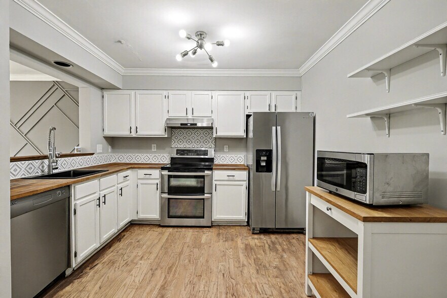 Building Photo - 19009 Crosstie Ter