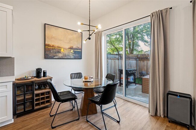 Building Photo - 1811 Webberville Rd