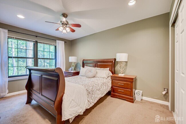 Building Photo - 7 Quail Run Dr