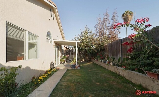 Building Photo - 9425 Lanneau Ct