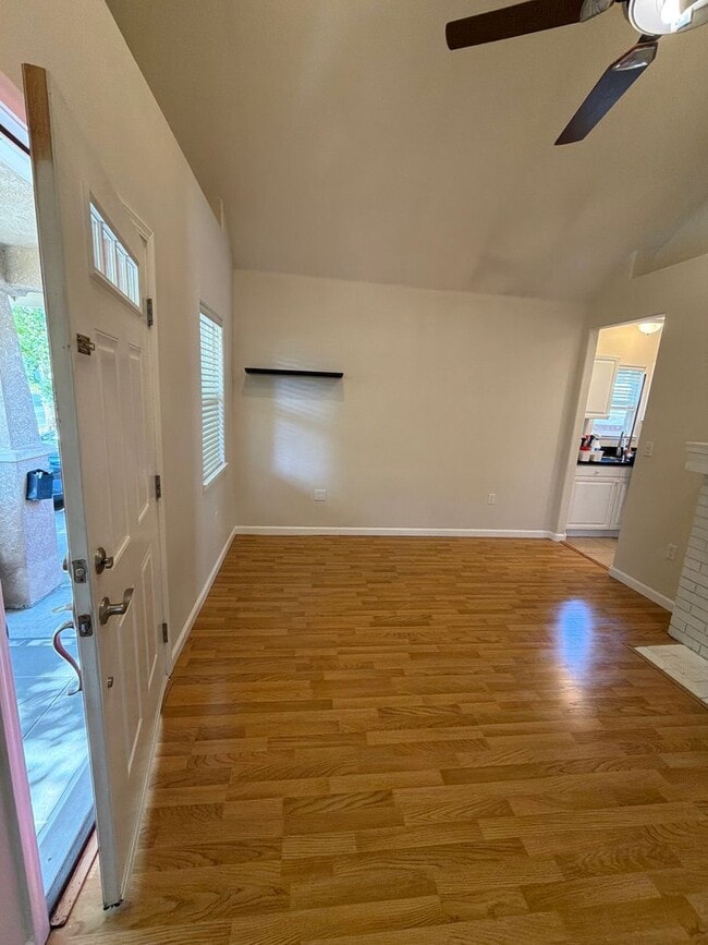 Building Photo - Charming 2 Bedroom, 2 Bathroom Home with ADU in Desirable Land Park Area