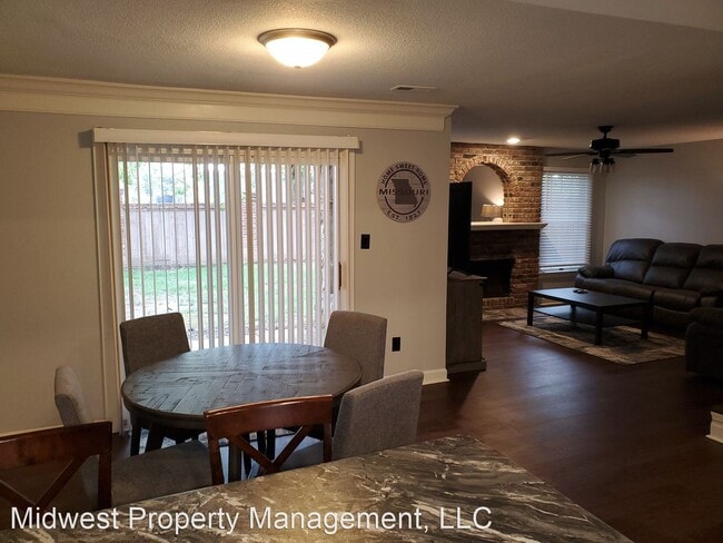 Building Photo - 3 br, 2.5 bath House - E 100-11 Green Mead...