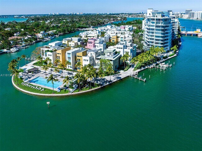 Building Photo - 6103 Aqua Ave