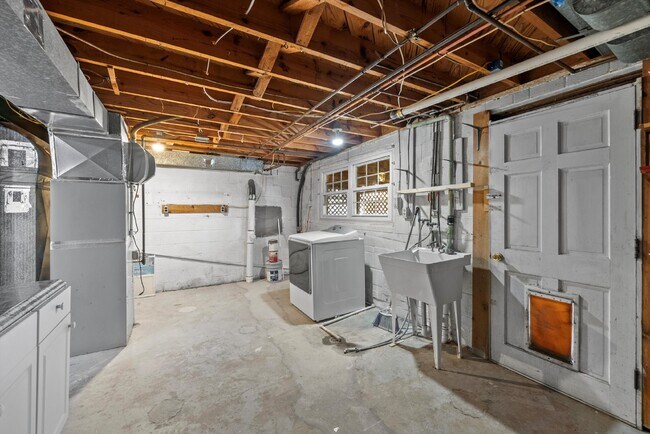 Building Photo - Welcome to this fantastic Colonial home, nestled in a quiet cul-de-sac and featuring an optional ...