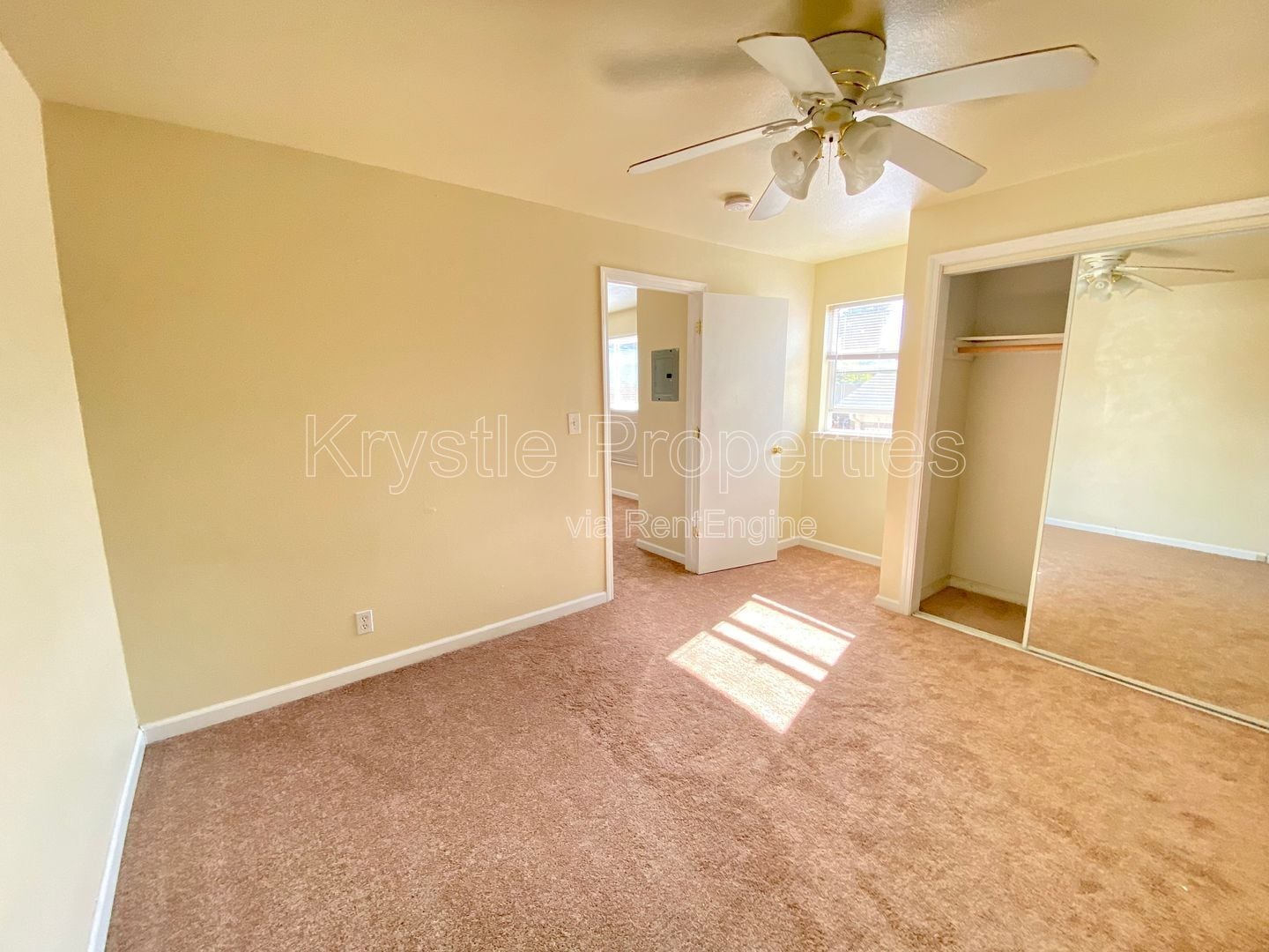 Building Photo - 544 Porter St