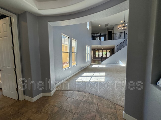 Building Photo - 20933 W Cora Vista