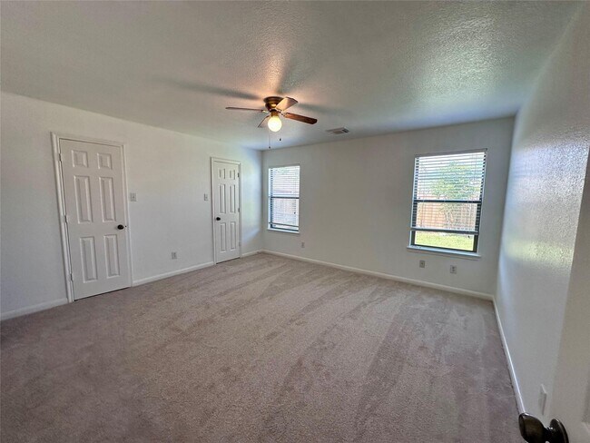 Building Photo - 3927 Brook Garden Ln