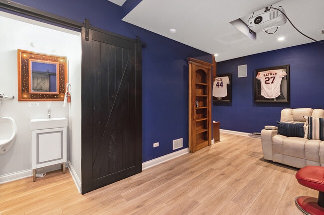 Building Photo - 2023-2027 W 108th Pl