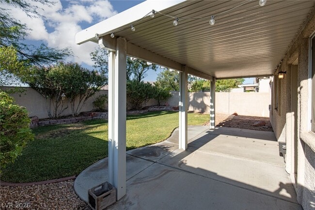 Building Photo - 10991 Pumpkin Ridge Ave