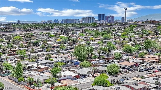 Building Photo - 2016 Linden Ave