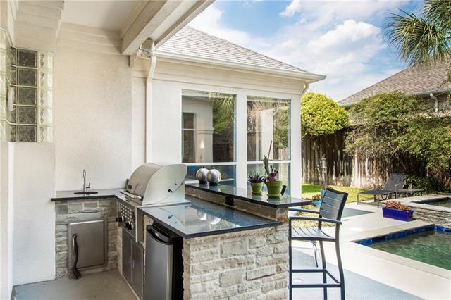 Building Photo - 6425 Shady Oaks Ln