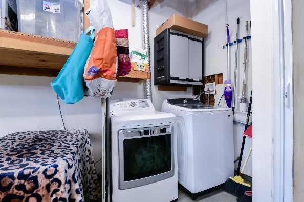 Building Photo - 901 Carlson Dr