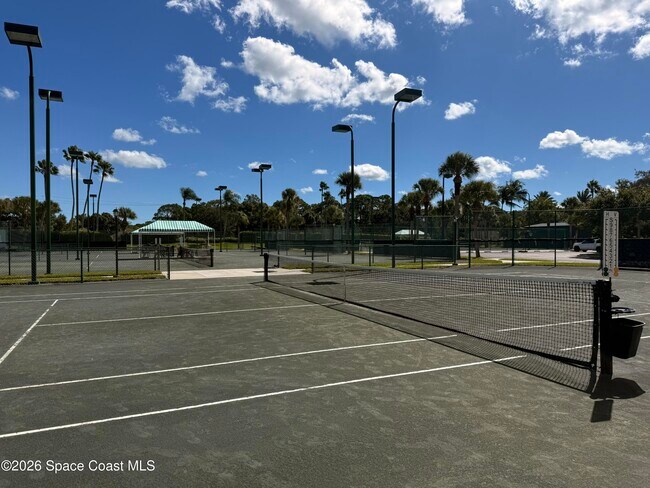 Building Photo - 633 NW Whitfield Way