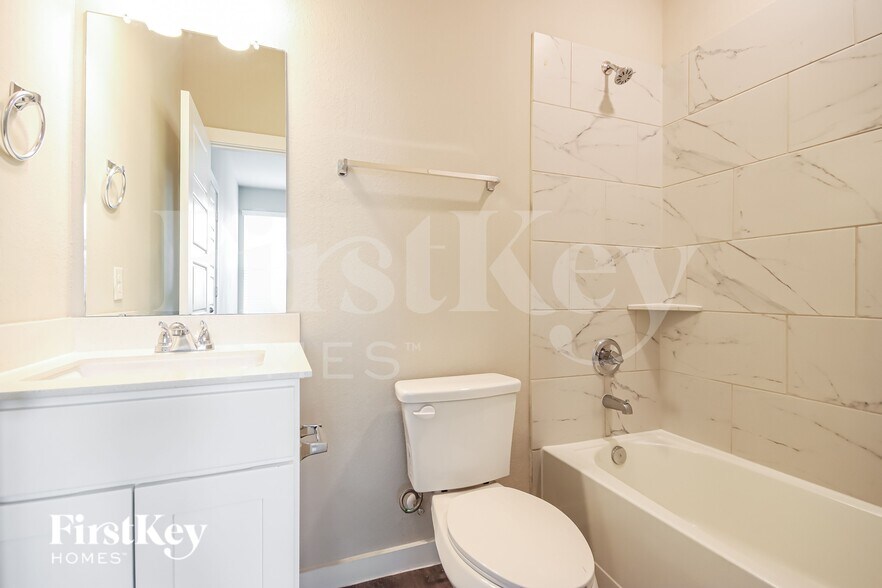 Building Photo - 18403 Idyllic Aly