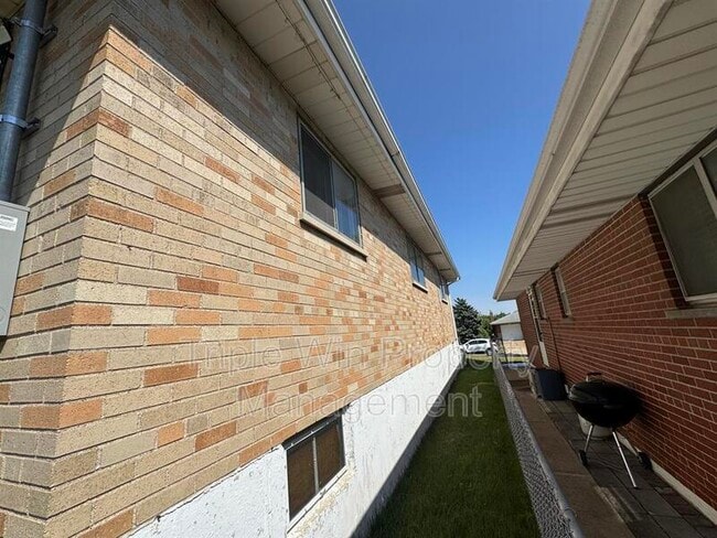 Building Photo - 3980 Neosho St