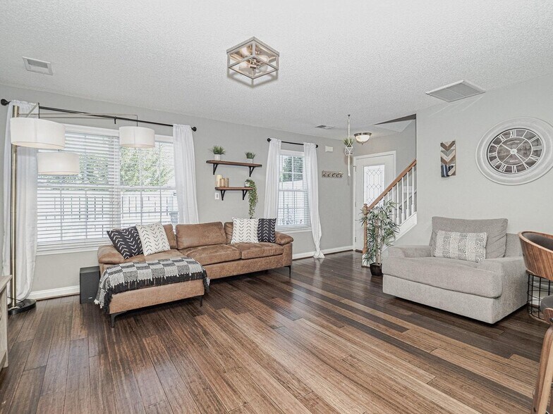 Building Photo - 8117 Bright Oak Trail
