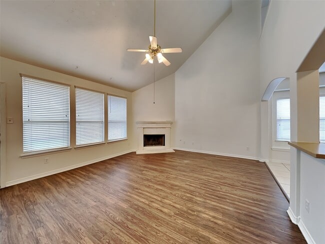 Building Photo - 28726 Hidden Cove Dr