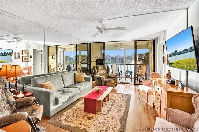 Building Photo - 6114 Coral Lake Dr