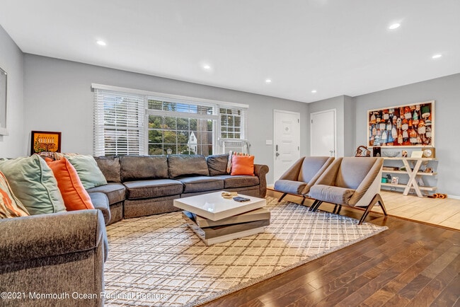 Building Photo - 410 Wells Ave