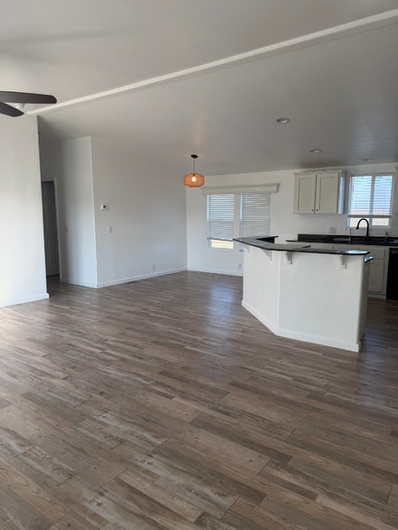 Building Photo - 14621 16th Ave