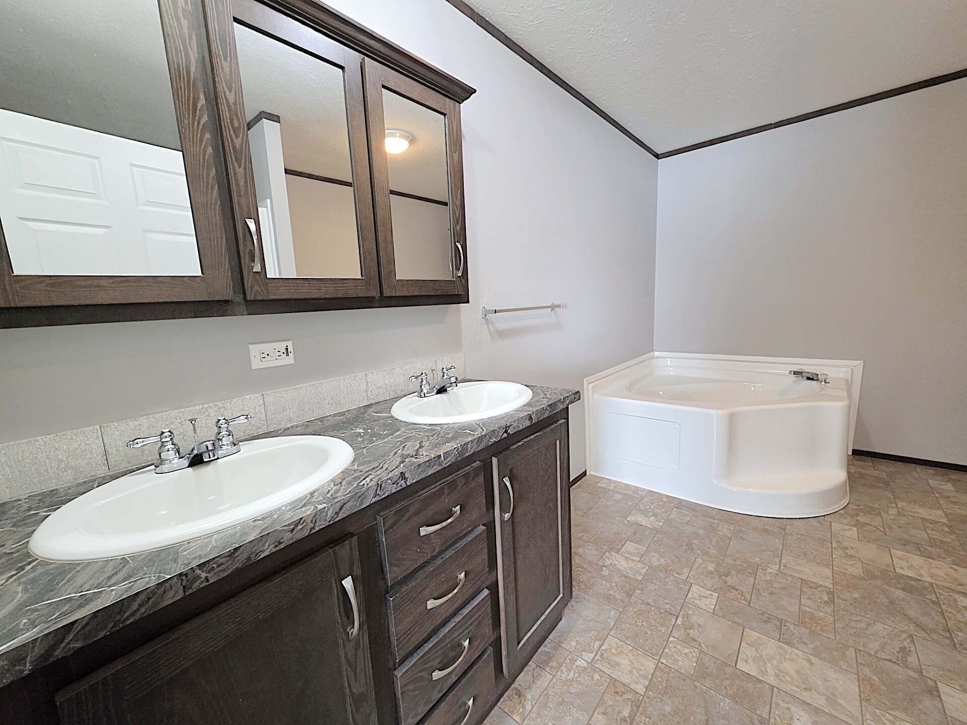 Building Photo - 151 Whippoorwill Ln