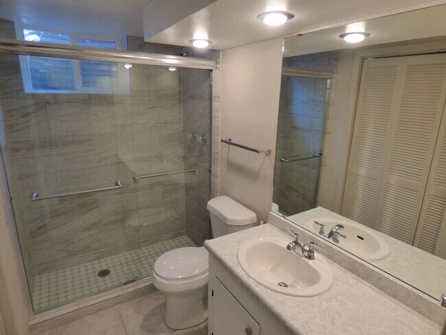 Building Photo - $0 DEPOSIT OPTION! RANCH STYLE HOME IN PRIME VIRGINIA VILLAGE!!!