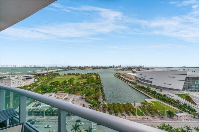 Building Photo - 900 Biscayne Blvd