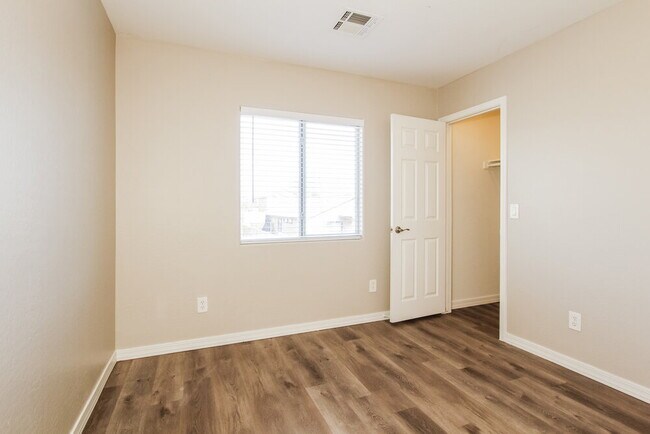 Building Photo - 22236 W Desert Bloom St