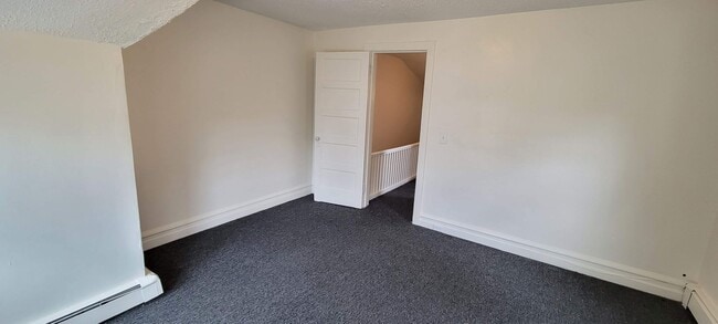 Building Photo - 227 S 16th St