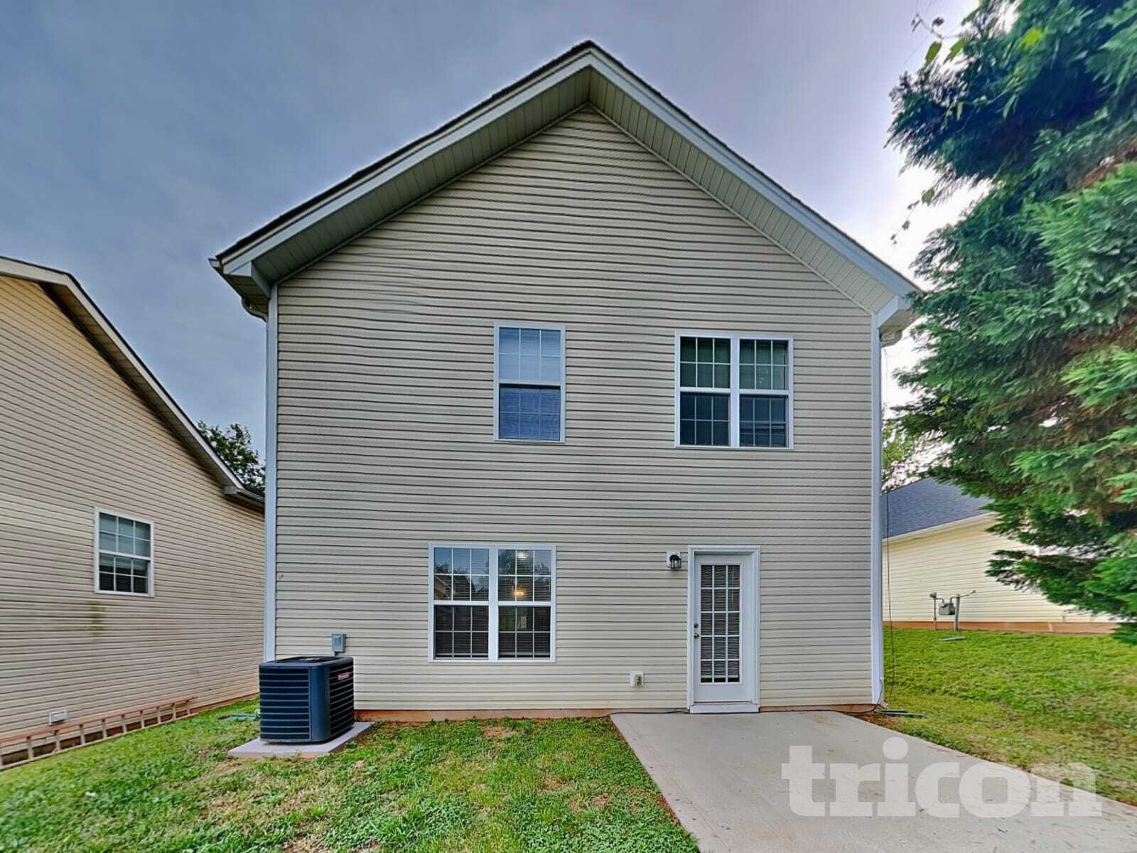 Building Photo - 9514 Parkridge Dr