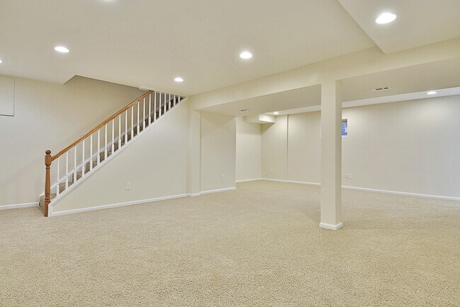 Building Photo - "Coming Soon" Stunning 4 bed, 4.5 baths, N...