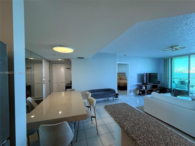 Building Photo - 800 Claughton Island Dr