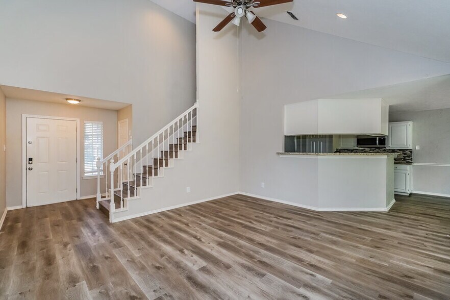 Building Photo - 5221 Tartan Cir