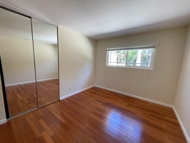 Building Photo - Wonderful 4 bedroom, single level home in ...