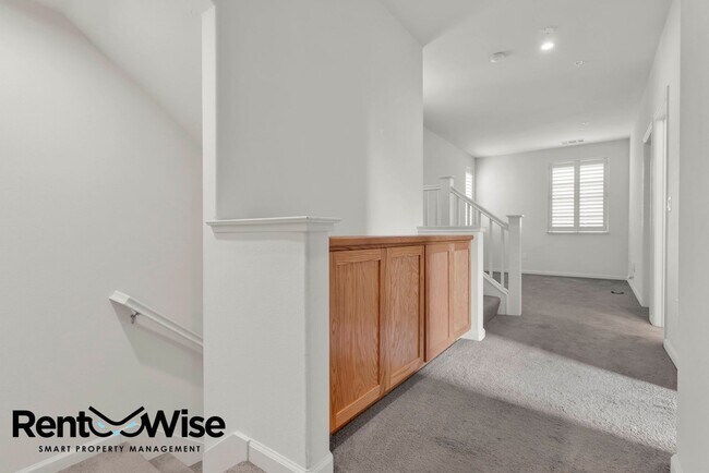 Building Photo - 25425 Huntwood Ave