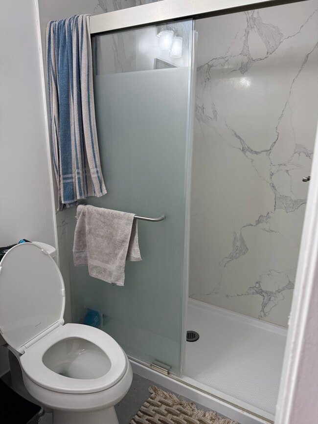 Building Photo - 2008 E Stearns Ave